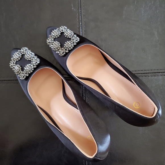 NWOB Jeweled Rhinestones Black High Heels - Picture 13 of 14